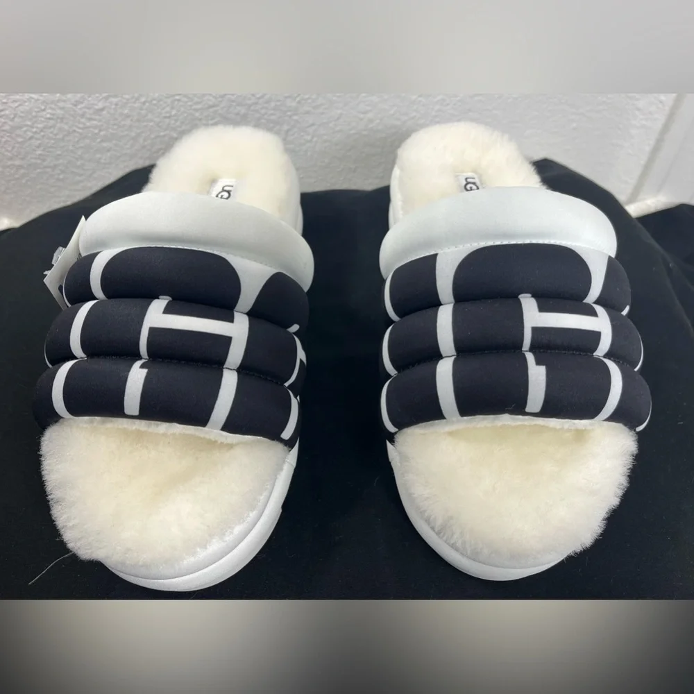 UGG Maxi Slide Logo Shoes / Slides / Platforms - White & Black - Women’s Size 7 - Picture 2 of 14